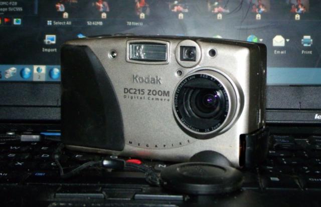 kodak-dc215.jpg